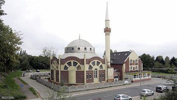 سياسي ألماني يطالب بحظر التمويل الخارجي للمساجد