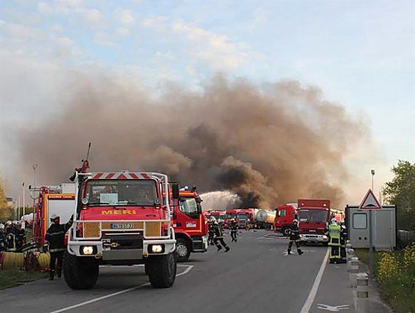 فيديو: سماع دوي انفجارين تلاه حريق هائل جنوب غربي فرنسا