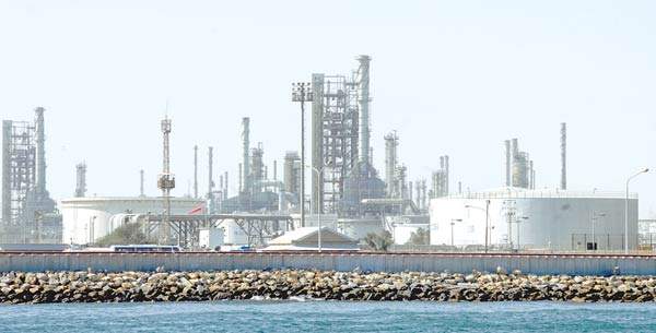 عودة «الخفجي» واستكشاف «المناقيش» ينعشان إنتاج الكويت النفطي