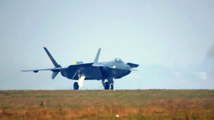 اليابان تختتم اختبار طائرة شبح