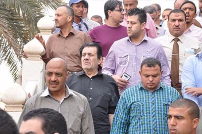 بالصور.. 6 فنانين فقط في جنازة الفنان الراحل سيد زيان.. تعرف عليهم