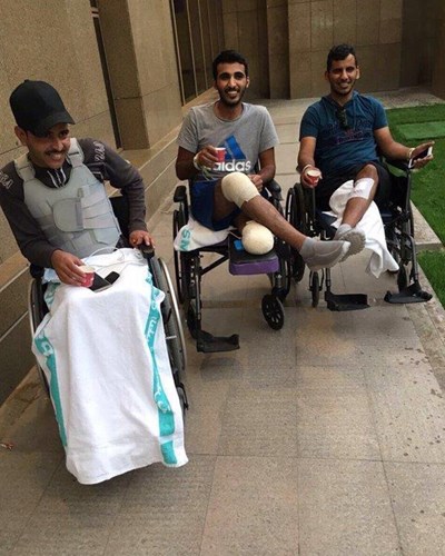 صورة مؤثرة لجنود سعوديين فقدوا أرجلهم في الحد الجنوبي تجتذب المغردين