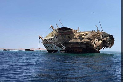 بالصور.. سعودي يزور جزيرة تيران وهذا ماشاهده