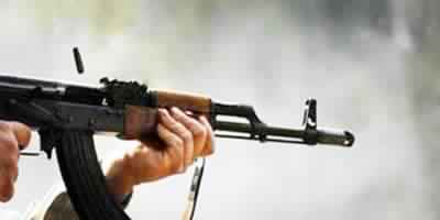 سعودي يتدرب على الرماية فيقتل ابنه بطلقة من رشاش كلاشنكوف