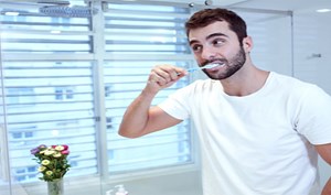 لا تنظفوا أسنانكم بعد الطعام مباشرة