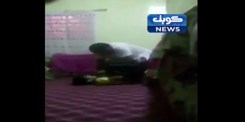 فيديو…السعودية: “مشجع أهلاوي مجنون ” كاد أن يفقد أطفاله.. بعد تحقيق فريقه للدوري !