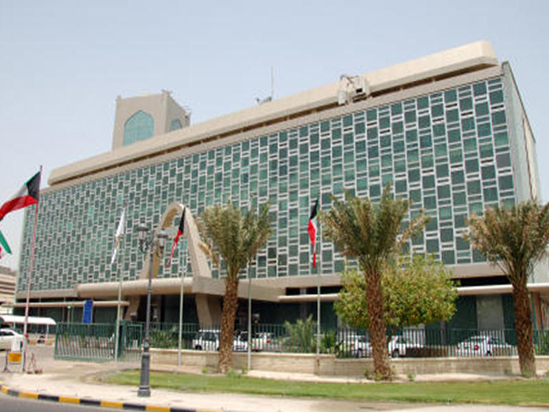 القضاء يعيد التيار الكهربائي إلى عقارات مخالفة