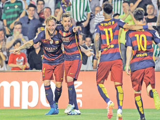 البرشا يهزم بيتيس ويقطع الطريق على ثنائي مدريد مجدداً