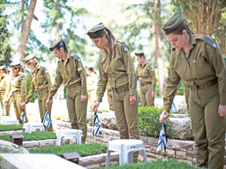 نتنياهو يتوعد بمواصلة العمليات على حدود غزة