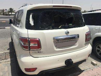 وافد يتعمد كسر زجاج السيارات طلبا للإبعاد والسفر لبلاده !