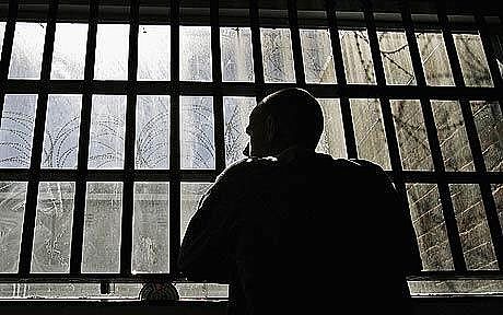 هروب سجين أميركي استبدل بطاقة هويته مع آخر