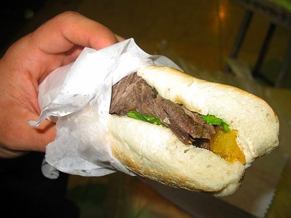 صمونة شاورما تكلف مواطن 8 آلاف دينار!