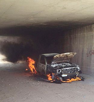 حريق مركبة على طريق السالمي