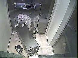 محاولة جديدة لسرقة ماكينة صرافة و هذه المرة في القشعانية