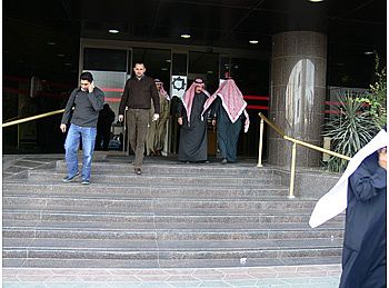 البورصة تغلق على تراجع مؤشرتها الثلاثة