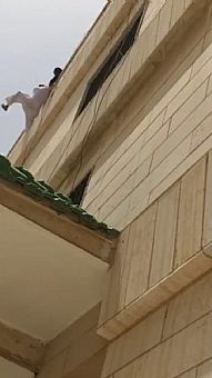 فيديو: بطل مقطع الانتحار قفزاً .. مريض نفسي