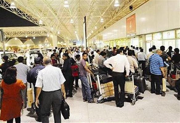 سفير بريطانيا: مطار الكويت آمن.. ولكن!