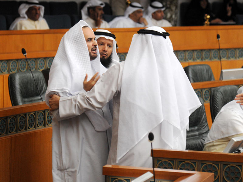 العازمي: المجلس تنازل عن حقه في التشريع لصالح الحكومة
