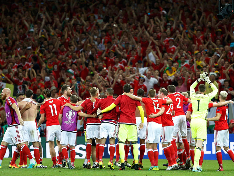 انكلترا وويلز الى ثمن نهائي كأس اوروبا