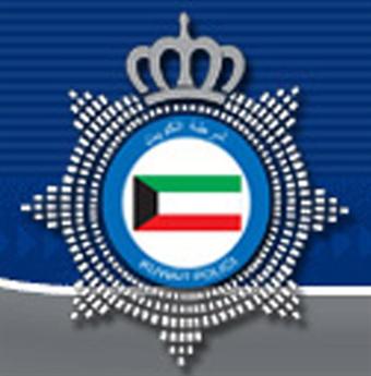 مجهول يلقي الحجارة على المركبات