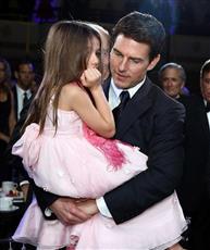 توم كروز يهجر طفلته.. بسبب اعتناقه الـ«سينتولوجي»