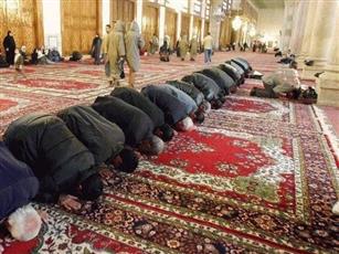 تعرف على الفوائد الصحية لتكرار حركات الصلاة