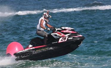 متسابق كويتي يشارك ببطولة العالم للدراجات المائية باسبانيا 24 الجاري