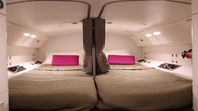 بالصور.. غرف نوم سرية في الطائرات لا يعلم عنها الركاب شيئا