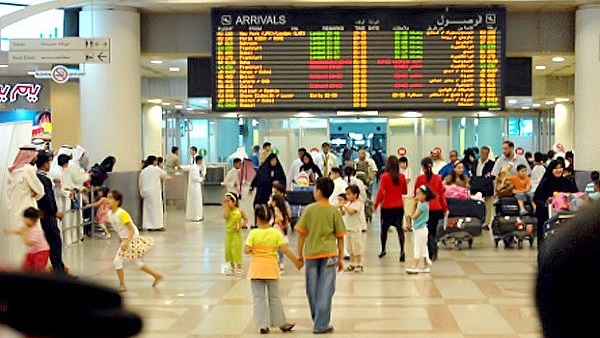 أمن مطار الكويت «بريطاني» …