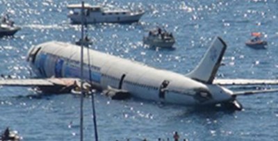 بالفيديو والصور ..تركيا تغرق طائرة ركاب “A300” لجذب السياح !