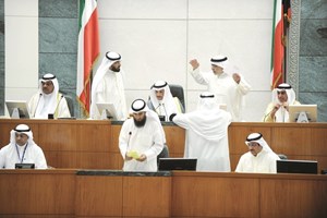 استثناء حفر وصيانة آبار النفط من «المناقصات»