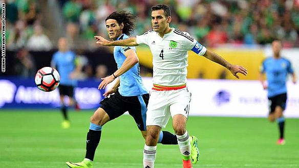 المكسيك تحقق فوزا مثيرا على الأوروغواي