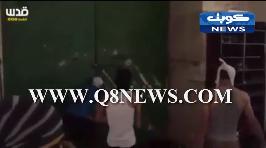 #عـاجل بالفيديو…اشتباكات عنيفية بين المرابطين بالمسجد الاقصى و قطعان الصهاينة