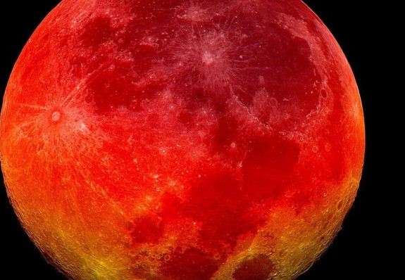 لأول مرة منذ حوالي نصف قرن.. الأرض تشهد قمر الفراولة مرافقاً الانقلاب الصيفي