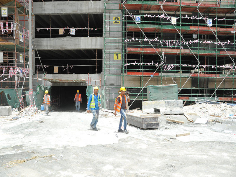 «هيئة العمل»: وقف ملفات شركات النظافة غير الملتزمة بحظر التشغيل «وقت الظهيرة»