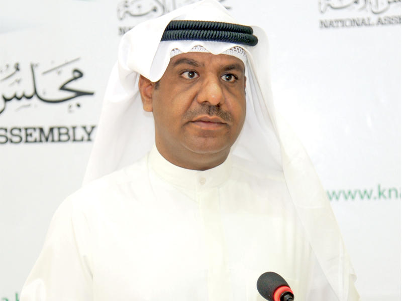 القضيبي لإنشاء جسر مشاة بين المجلس و«العدل»