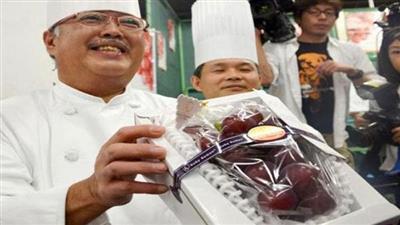 اليابان.. عنقود عنب من 30 حبة يباع بـ11 ألف دولار!