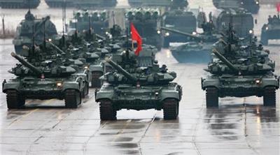 الدفاع الإيرانية: نتفاوض مع موسكو لشراء دبابات «تي 90»