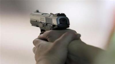 «خليجي» يطلق النار على زوجته