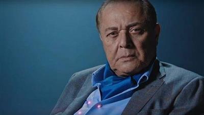 محمود عبد العزيز يكشف قصة وجود قنبلة أسفل منزله بباريس