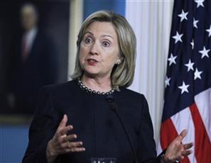 كلينتون في هجومها على ترامب: رجل تستدرجه تغريده لا يُؤتمن على الترسانة النووية