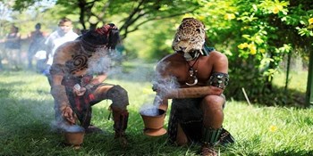 بالصور.. رياضة عمرها 1000 عام يلعبها شعب المايا في شوارع السلفادور