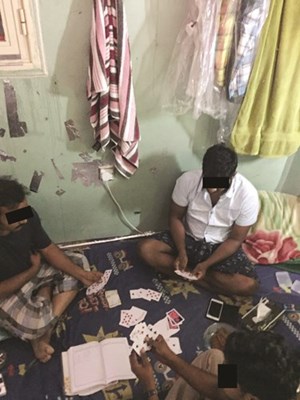 8 مقامرين من مقهى إنترنت إلى الإبعاد الإداري