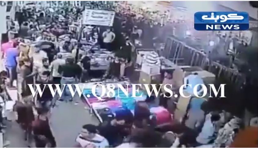 فيديو صادم : شاب يقوم بالتكبير في وسط سوق شعبي فحصلت الكارثة!!