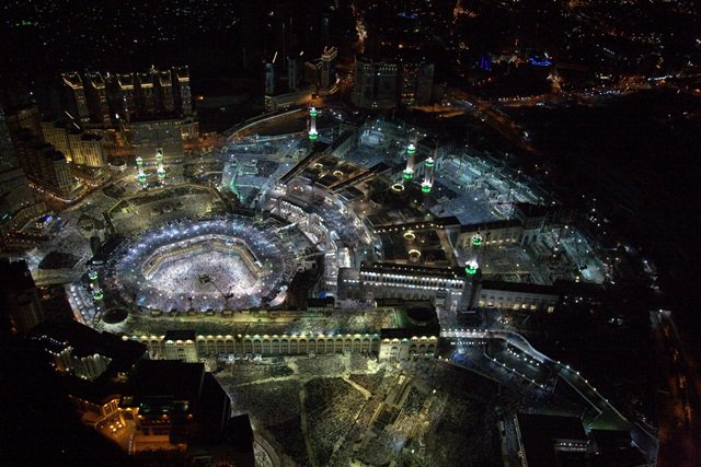 بالصور…3 ملايين مُصلّ شهدوا ختم #القرآن_الكريم في #الحرم_المكي