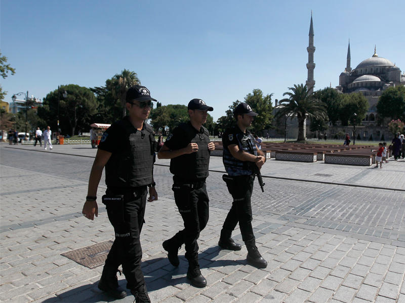 الشرطة المالية التركية تستهدف مؤسسات وتلاحق 120 مشتبهاً فيه