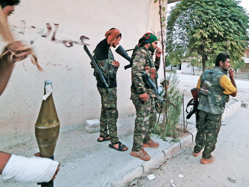 «الجيش الحر» يحشد لاقتحام جرابلس وهجوم وشيك لتأمين طريق حلب