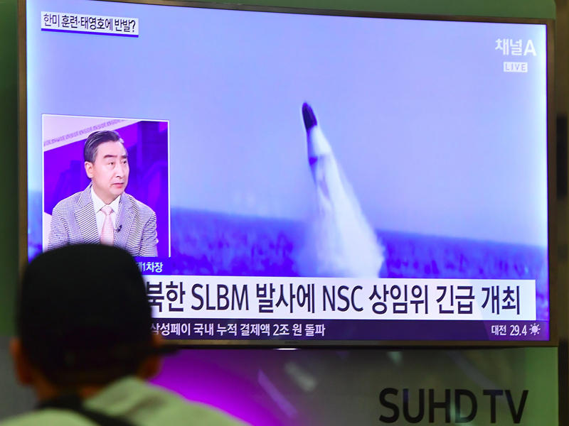 كوريا الشمالية تطلق صاروخاً من غواصة على مقربة من اليابان