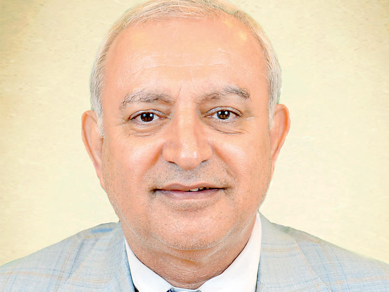 العيسى يخفف شروط معادلة «الثانوية الإنكليزية»