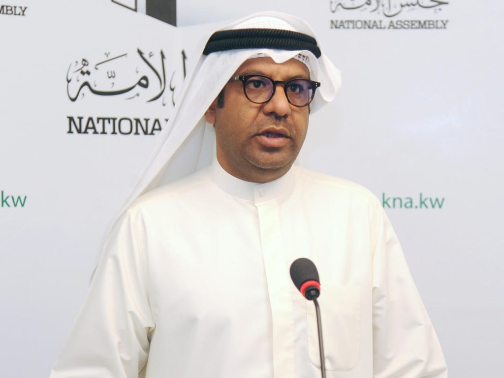 القضيبي: لا قيمة للحديث عن بدائل لزيادة البنزين في ظل فساد الحكومة